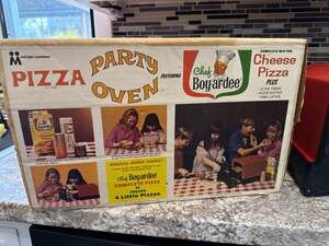 Vintage 1967 Multiple Toymakers Chef Boy-ar-dee Pizza Party Oven with Original B